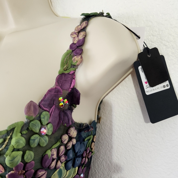 Ema Savahl 'Couture' Line Floral Embroidered Red Carpet Corset Top - Picture 6 of 14